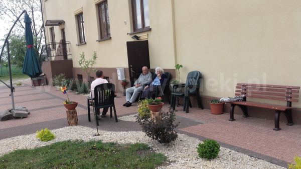 Dom Seniora POD JESIONAMI