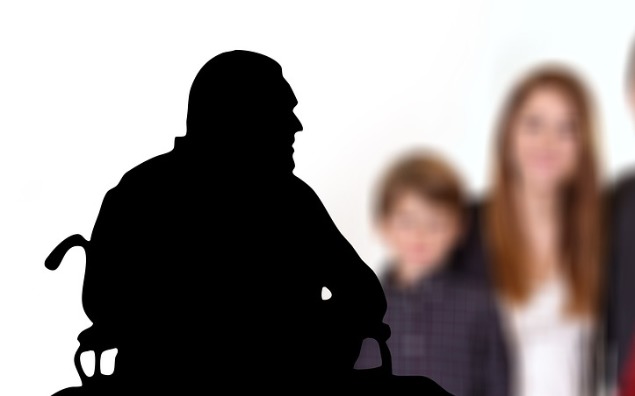 Rehabilitacja onkologiczna w domach opieki – czy warto i jak ją wdrożyć?
